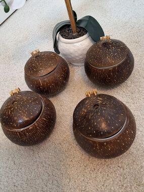 Target Coconut Cup in Dark Brown